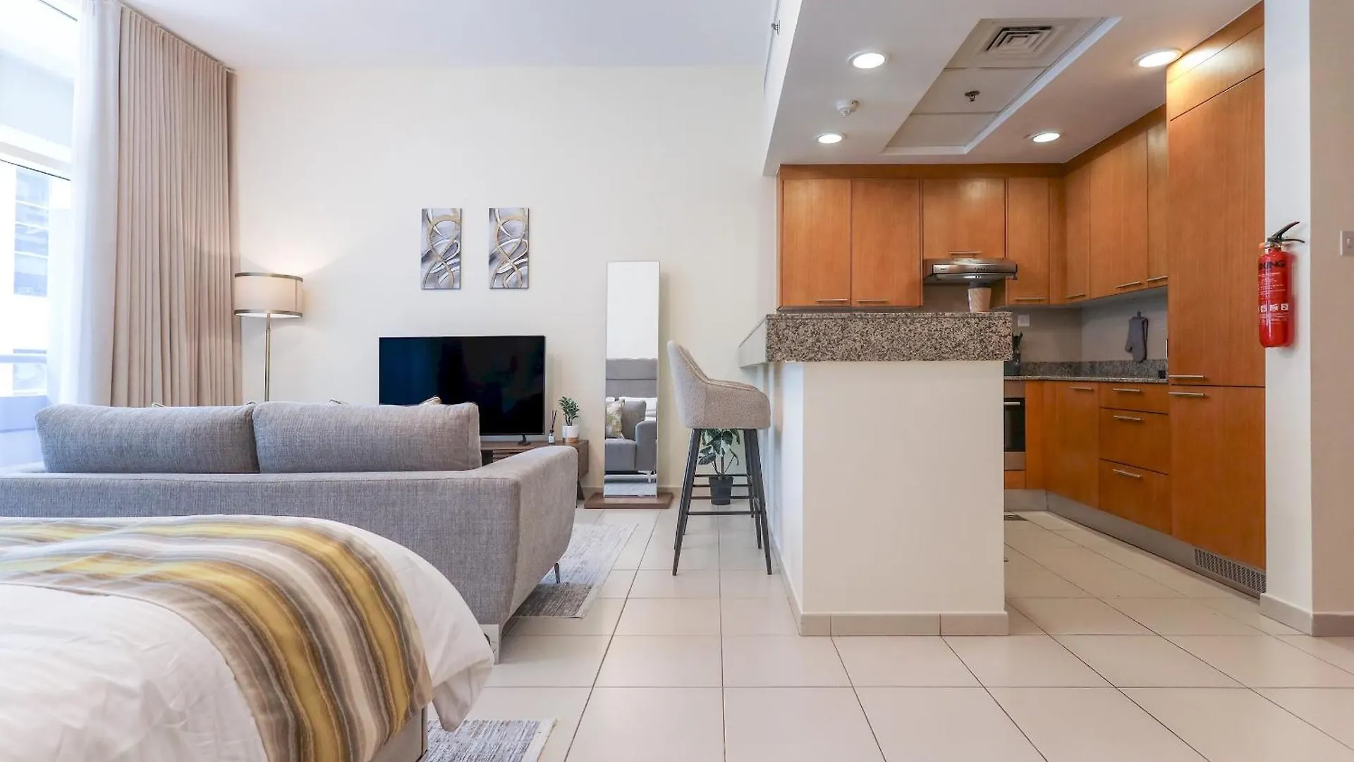 Elite Lux Holiday Homes - Modern Elegance Studio In Business Bay Dubai 0*,