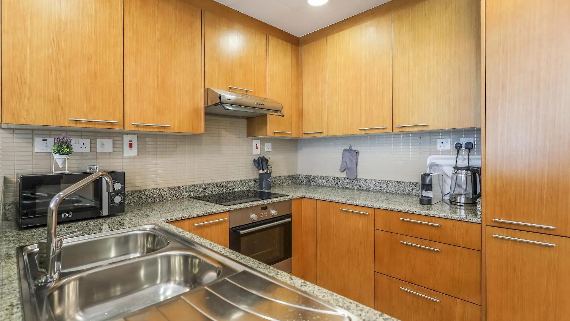 Elite Lux Holiday Homes - Modern Elegance Studio In Business Bay Dubai